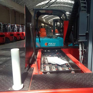 Electric sideloader